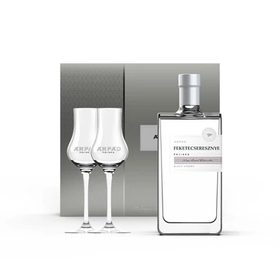 Silver Feketecseresznye Pálinka díszdobozban 0,5 L + 2 db Tulipán pálinkáspohár (40%)